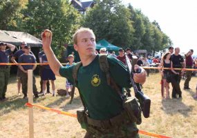 Savanorių sporto žaidynėse vėl geriausiai pasirodė Vyčio apygardos 5-osios rinktinės kariai - 1