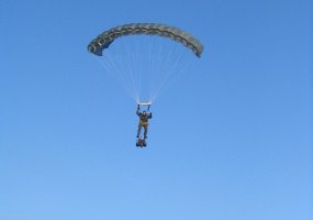 Lietuvos kariuomenės mokykloje vyko laisvojo kritimo komandos parašiutinio rengimo kursas - 1