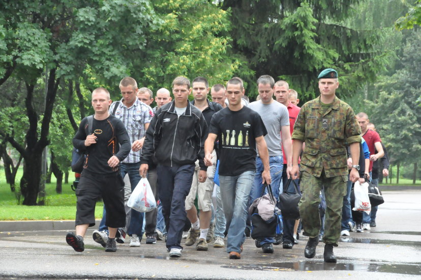 Rezervo kariai susirinko į kartotines pratybas