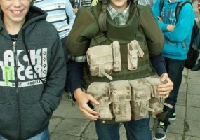 Afganistano vaikams - Šiaulių Gegužių progimnazijos mokinių numegztos pirštinės  - 2