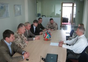 Afganistane apsilankęs kariuomenės vadas susitiko su kariais, NATO misijų vadovybe  - 1