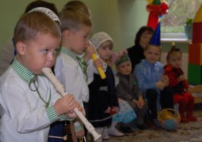 Lietuvos ir Danijos kariai aplankė kūdikių namų auklėtinius - 2