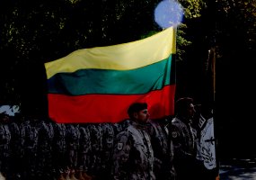 į NATO misiją Afganistane išlydėti Lietuvos kariai - 5