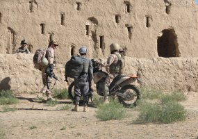 Chief of Defence of Lithuania and a delegation pay a visit to Lithuanian troops in Afghanistan  - 4