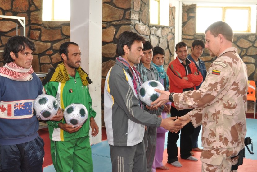 Dovanos iš Lietuvos - Goro sporto departamentui