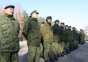 Lietuvos kariuomenės mokykloje pirmą kartą organizuoti jaunųjų šaulių būrelio vadovo kursai... - 2