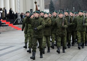 Lietuvos kariuomenės dienos proga Vilniaus Katedros aikštėje vyko iškilminga karių rikiuotė  - 2