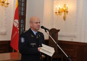 Lietuvos kariuomenės 93-osioms metinėms: monografija „Pasitikėjimo kultūros link: Lietuvos... - 1