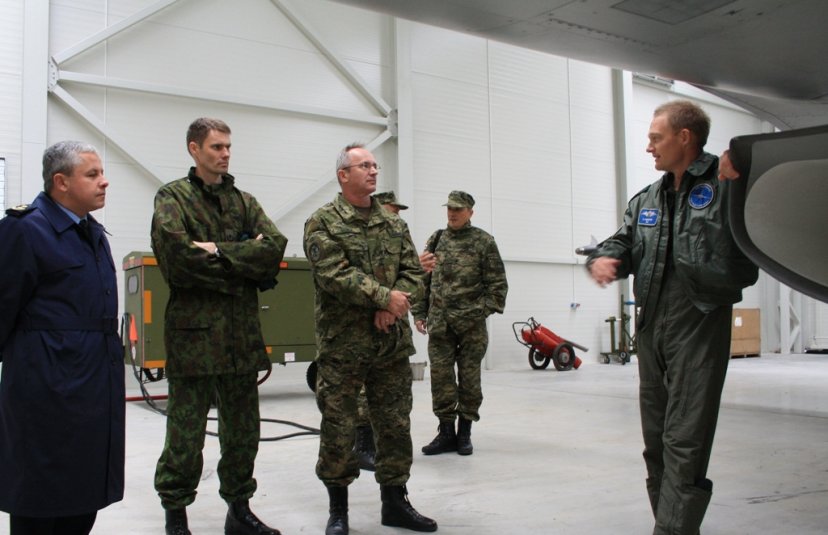 Kroatijos kariuomenės vado pavaduotojas kontradmirolas Zdenko Simičičius apsilankė Aviacijos bazėje 