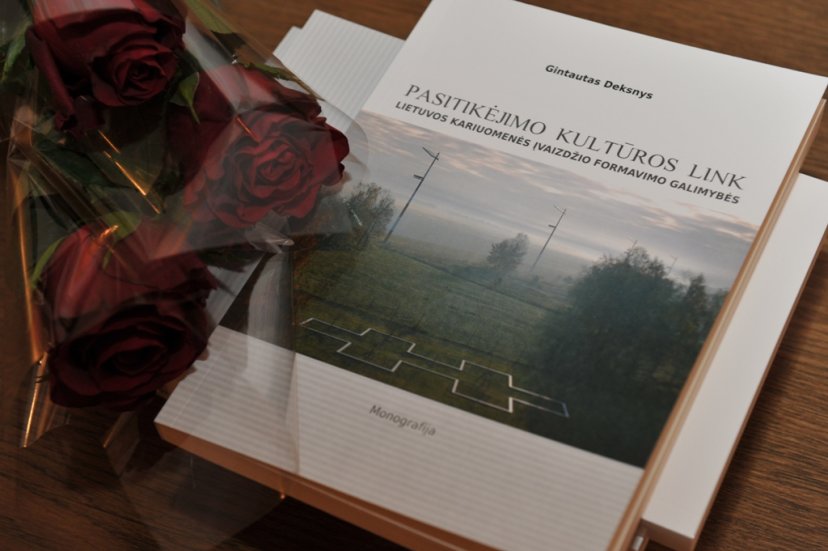 Lietuvos kariuomenės 93-osioms metinėms: monografija „Pasitikėjimo kultūros link: Lietuvos...