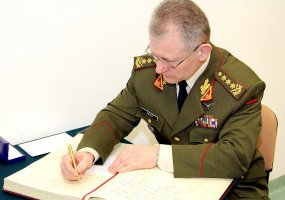 Lietuvos kariuomenės vadas generolas leitenantas Arvydas Pocius su oficialiu vizitu lankosi... - 4