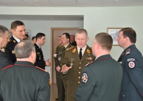 Pasirašyti Lietuvos kariuomenės ir vidaus tarnybos padalinių bendradarbiavimo 2012 metais planai  - 6