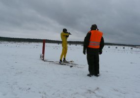 Karinio ir sportinio biatlono varžybose tarp 14 komandų ir Inžinerijos bataliono kariai  - 2