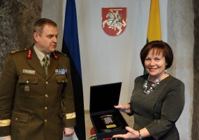 Minister of National Defence met with the Chief of Defence of Estonia on his first visit in our... - 1