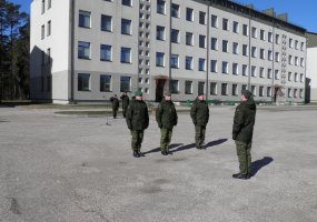 Didžiojo Lietuvos etmono Jonušo Radvilos mokomajam pulkui vadovaus pulkininkas leitenantas... - 2