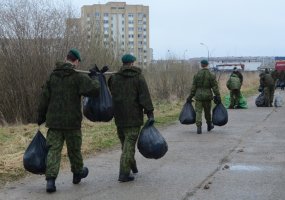 Kariai aktyviai dalyvavo akcijoje „Darom 2012“ - 4