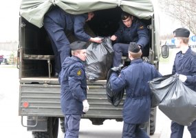 Kariai aktyviai dalyvavo akcijoje „Darom 2012“ - 6