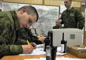 Pratybose „Pavasaris 2012“  krašto apsaugos savanoriai mokėsi miestų  gynybos - 1