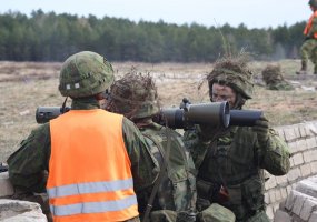 Birutės bataliono kariai Pabradės poligone vykdė kovinio šaudymo pratybas - 1