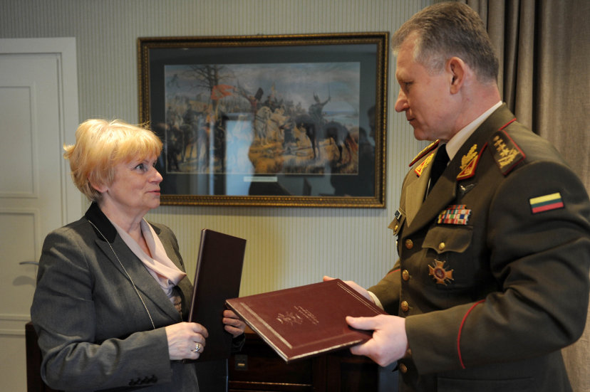 Lietuvos kariuomenė ir Lietuvos gyventojų genocido ir rezistencijos tyrimų centras bendradarbiaus...