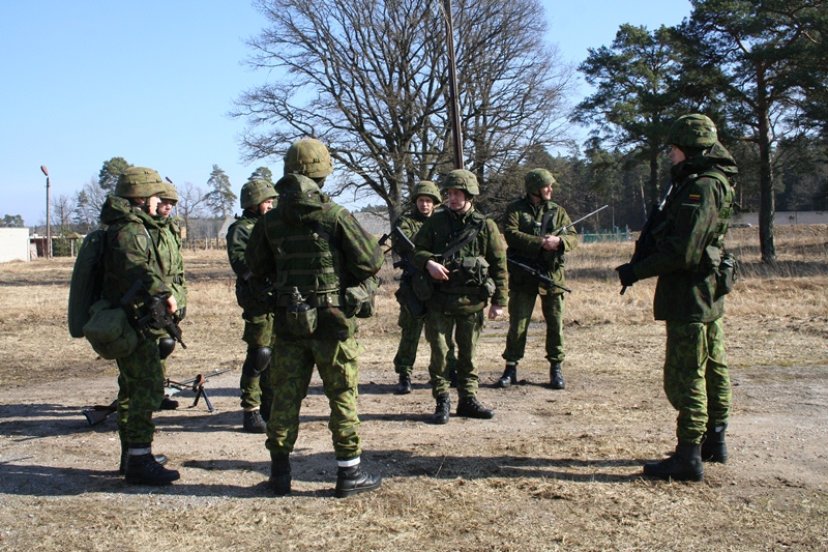 Birutės bataliono karių lauko taktinės pratybos