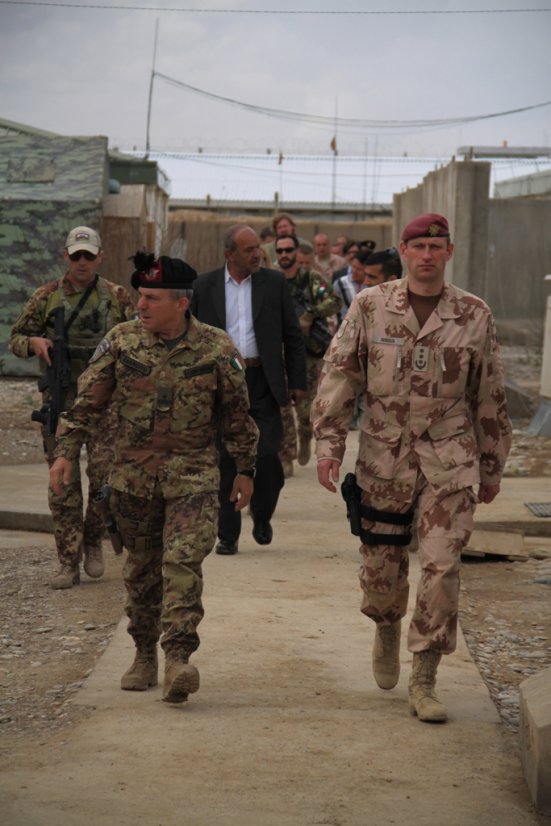 Commander of ISAF Regional Command-West paid a formal visit to Chaghcharan