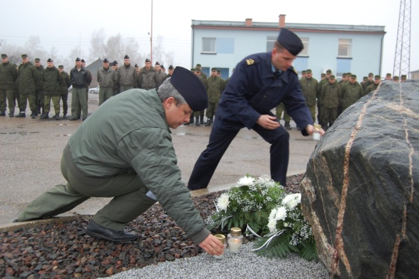 Tarnybos draugai prisimena prieš trejus metus žuvusį j. psk. A. Belskį 