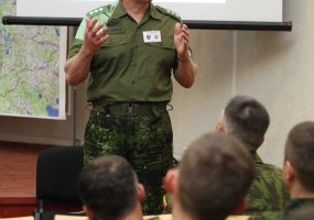 Sausumos pajėgų vadovybės štabas palaipsniui iš Danijos karinių patarėjų perima brigados... - 3