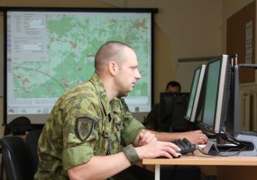 Pratybose „Voratinklis-2012“ žvalgybos padalinių vadai planuoja ir vykdo žvalgybines užduotis  - 1