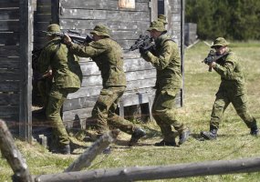 Lithuanian and US military personnel train together at Kairiai  - 2