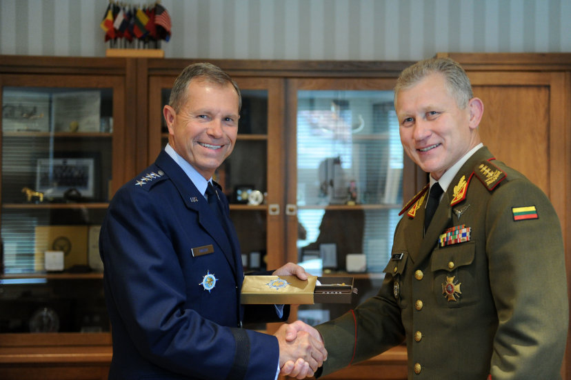Chief of Defence met with Commander of the U.S. Transportation Command 
