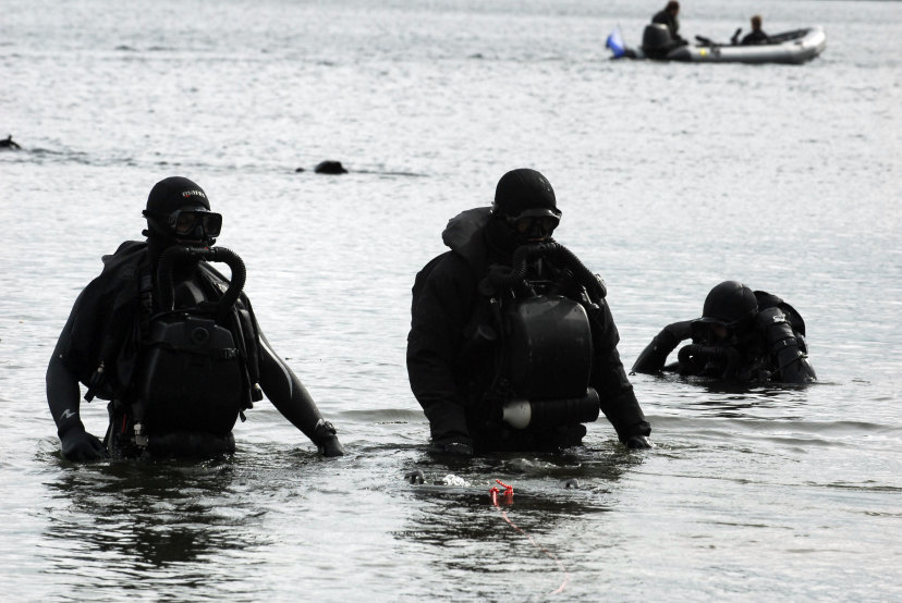 Lithuanian and Dutch combat divers ready Baltic coastline for debarkation operation 