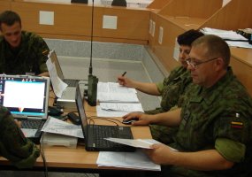 Taikos meto užduočių Operacinių pajėgų kariai treniravosi vykdyti gynybines operacijas  - 1