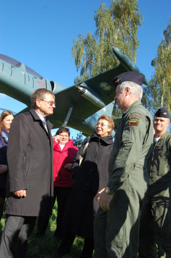 KOP Aviacijos bazėje lankėsi Šiaulių miesto savivaldybės administracija