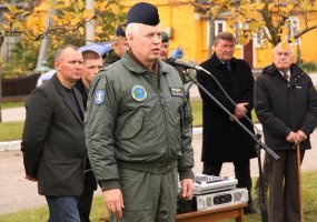 Karo lakūnui j. psk. Jonui Masiuliui atminti atidengtas paminklas  - 3