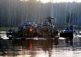 Beveik tūkstantis karių vykdė tariamą puolimo operaciją Jonavoje - 3