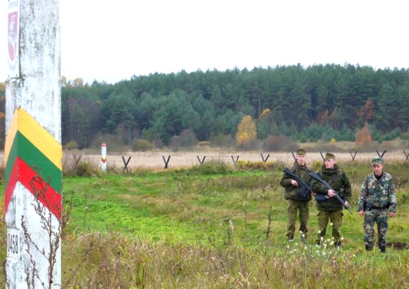 Kariai savanoriai ir pasieniečiai treniravosi kartu saugoti valstybės sieną