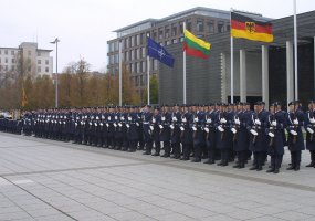 Lietuvos ir Vokietijos kariuomenių vadai aptarė galimą bendradarbiavimą išvedant karius iš... - 2