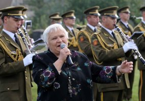 Žinomų Lietuvos žmonių sveikinimai kariams artėjančios Lietuvos kariuomenės dienos proga  - 5