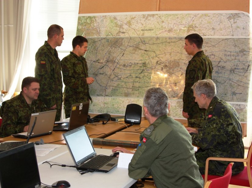 Military personnel of the Mechanised Infantry Brigade enhance operational planning skills