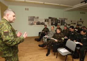 Krašto apsaugos savanorių pajėgų štabe lankėsi užsienių šalių kariuomenių atstovai - 2
