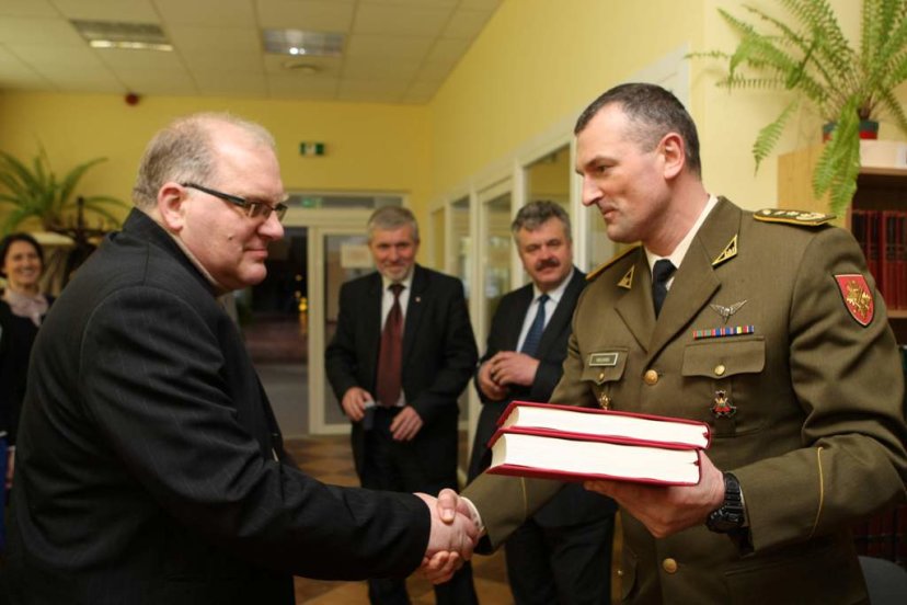 Krašto apsaugos savanorių pajėgų vadas Pasvalio moksleivius skatino pasirinkti tinkamą gyvenimo...