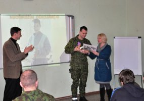 PAG-17 kariai tęsia paramos akciją Goro vaikams lankydami Lietuvos moksleivius - 4