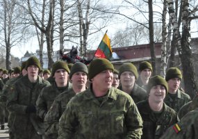 Daugiau nei tūkstantis karių ir civilių bėgimu aplink Ruklą pagerbė Nepriklausomybės atkūrimą - 3