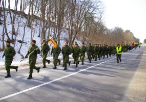 Daugiau nei tūkstantis karių ir civilių bėgimu aplink Ruklą pagerbė Nepriklausomybės atkūrimą - 2
