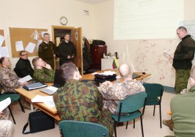Lietuvos kariuomenės vadas lankėsi LKA Sausumos pajėgų štabo karininkų kursuose - 1