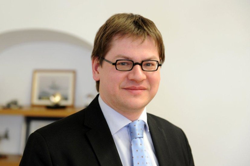 Presidency of the Council of the European Union: Challenges for Defence Policy