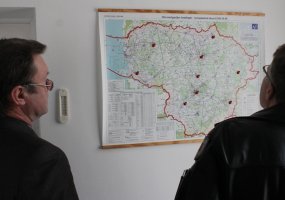 Karinių oro pajėgų vadas susitiko su vaikų sklandymo mokyklos direktoriumi - 2