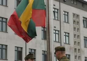 Jonušo Radvilos mokomojo pulko kovinei vėliavai - 13 metų  - 2