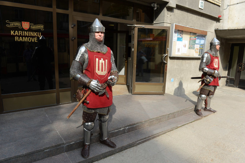 Atkurtai Vilniaus įgulos karininkų ramovei - 20 metų